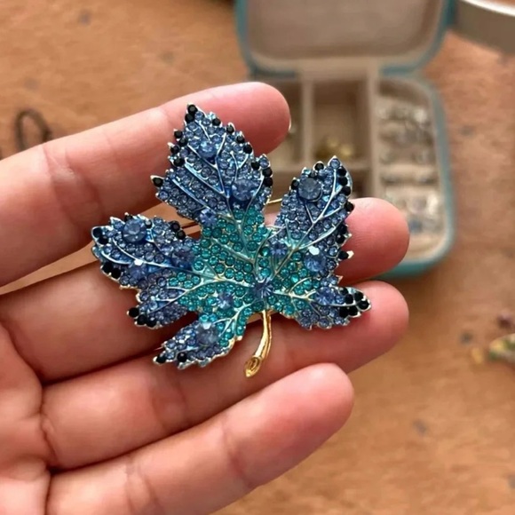 Red Maple Leaf Blue Crystal Brooch - Picture 1 of 8